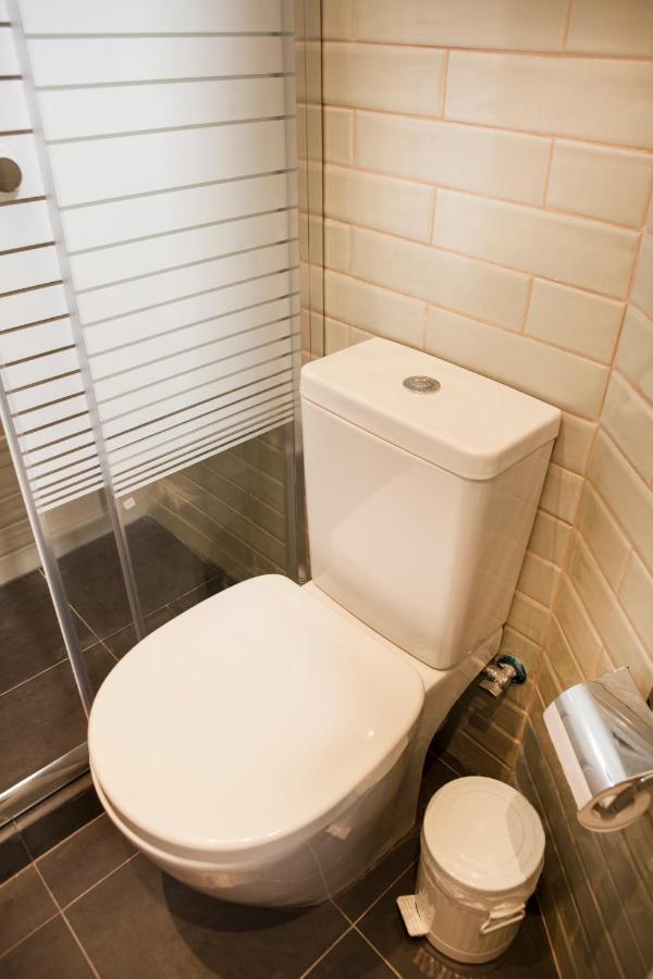 Central Comfy Modern Flat 2 Bedrooms 2 Bathrooms Атина Екстериор снимка